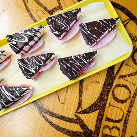 Cheesecake pieces on a tray