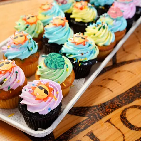 Many-colored cupcakes
