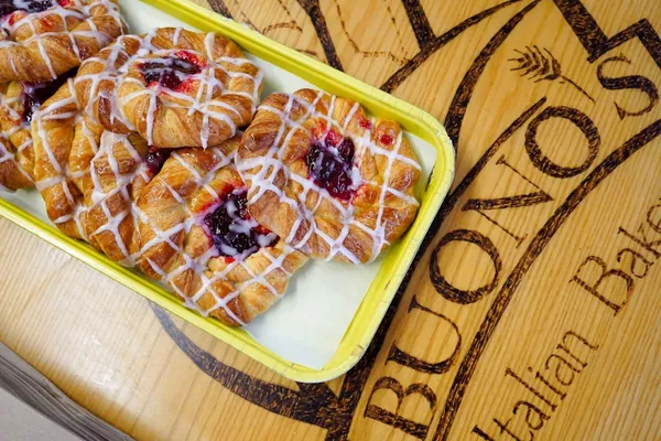 Iced Danish on the etched Buono’s board